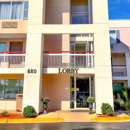 Econo Lodge Willowbrook Exterior foto